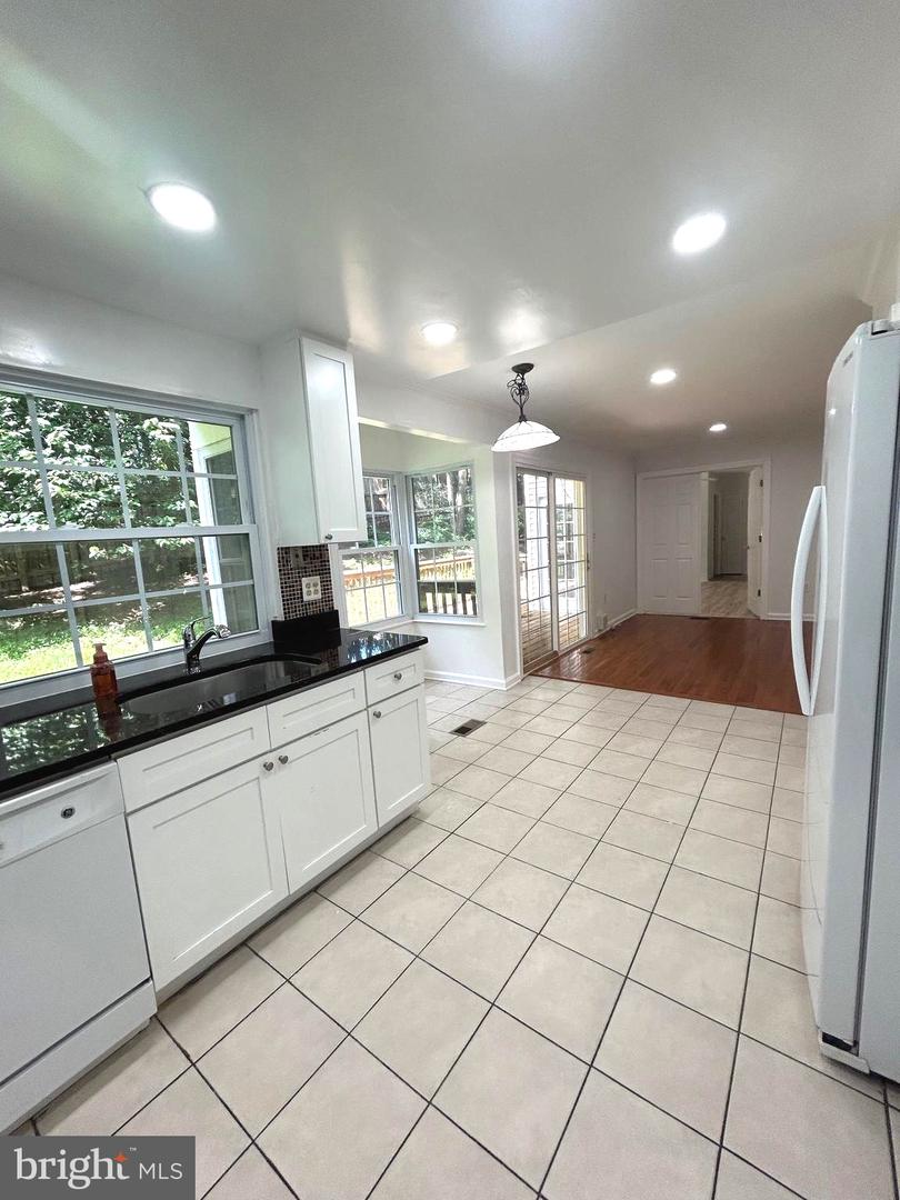 8524 BETTERTON CT, VIENNA, Virginia 22182, 5 Bedrooms Bedrooms, ,4 BathroomsBathrooms,Residential,For sale,8524 BETTERTON CT,VAFX2241540 MLS # VAFX2241540