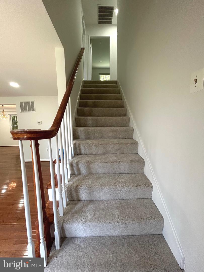 8524 BETTERTON CT, VIENNA, Virginia 22182, 5 Bedrooms Bedrooms, ,4 BathroomsBathrooms,Residential,For sale,8524 BETTERTON CT,VAFX2241540 MLS # VAFX2241540