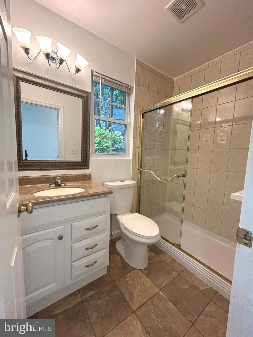 8524 BETTERTON CT, VIENNA, Virginia 22182, 5 Bedrooms Bedrooms, ,4 BathroomsBathrooms,Residential,For sale,8524 BETTERTON CT,VAFX2241540 MLS # VAFX2241540