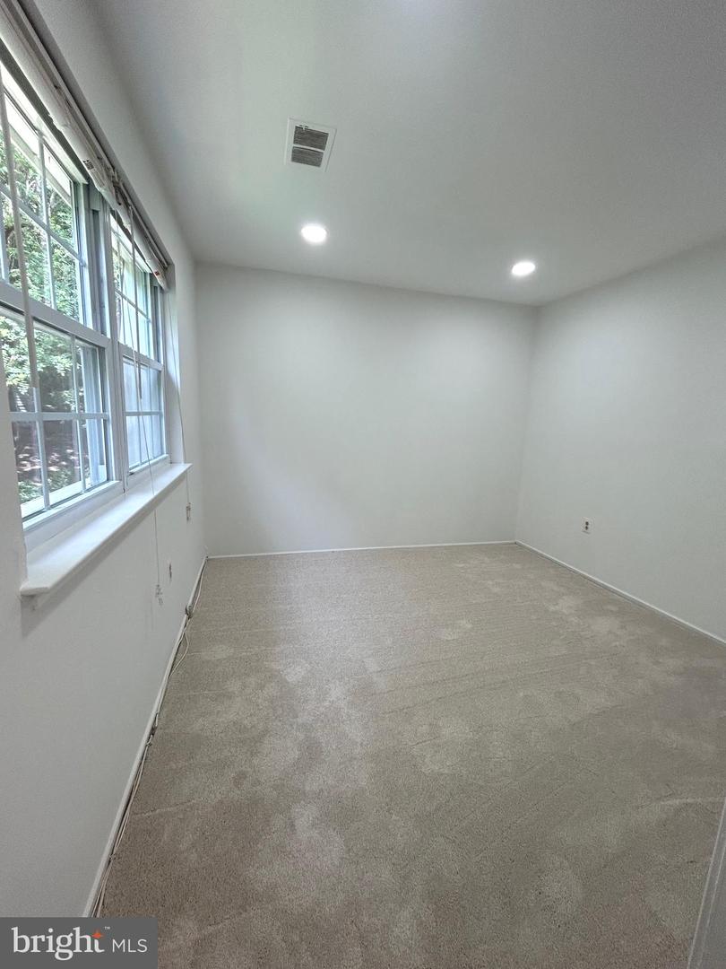 8524 BETTERTON CT, VIENNA, Virginia 22182, 5 Bedrooms Bedrooms, ,4 BathroomsBathrooms,Residential,For sale,8524 BETTERTON CT,VAFX2241540 MLS # VAFX2241540