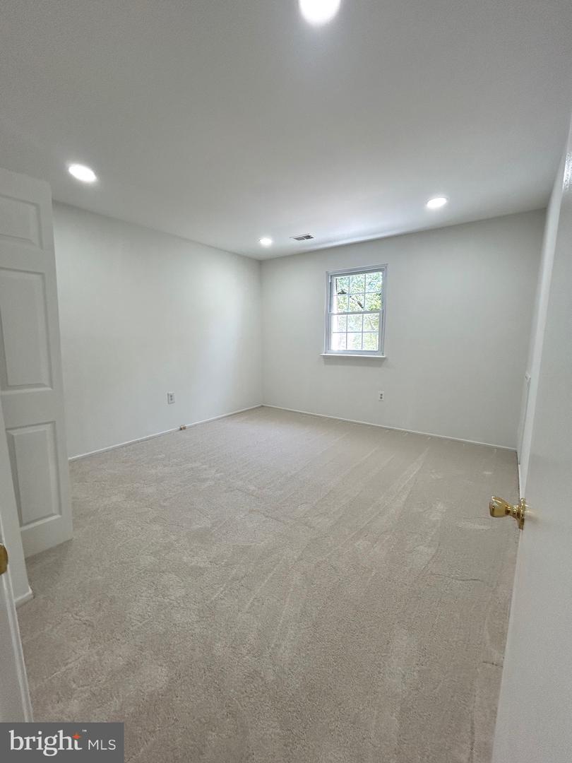 8524 BETTERTON CT, VIENNA, Virginia 22182, 5 Bedrooms Bedrooms, ,4 BathroomsBathrooms,Residential,For sale,8524 BETTERTON CT,VAFX2241540 MLS # VAFX2241540