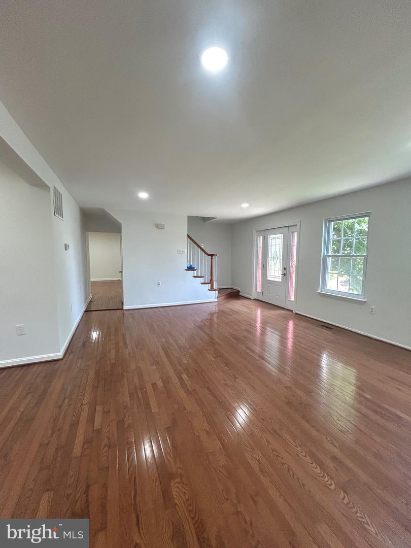8524 BETTERTON CT, VIENNA, Virginia 22182, 5 Bedrooms Bedrooms, ,4 BathroomsBathrooms,Residential,For sale,8524 BETTERTON CT,VAFX2241540 MLS # VAFX2241540
