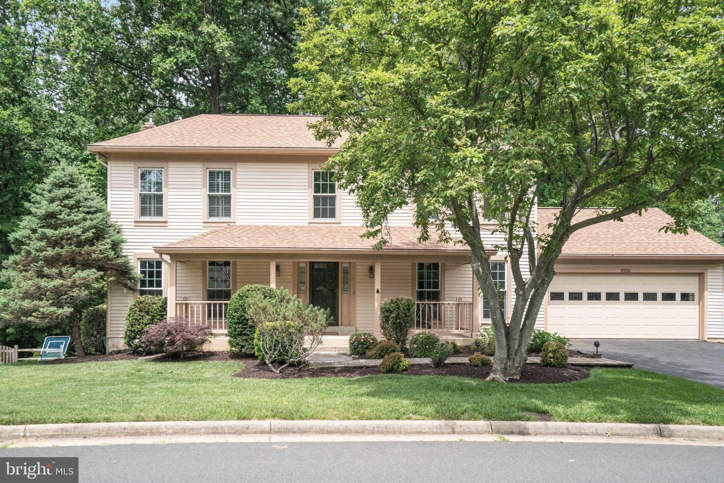 5926 CLERMONT LANDING CT, BURKE, Virginia 22015, 4 Bedrooms Bedrooms, ,3 BathroomsBathrooms,Residential,For sale,5926 CLERMONT LANDING CT,VAFX2242000 MLS # VAFX2242000