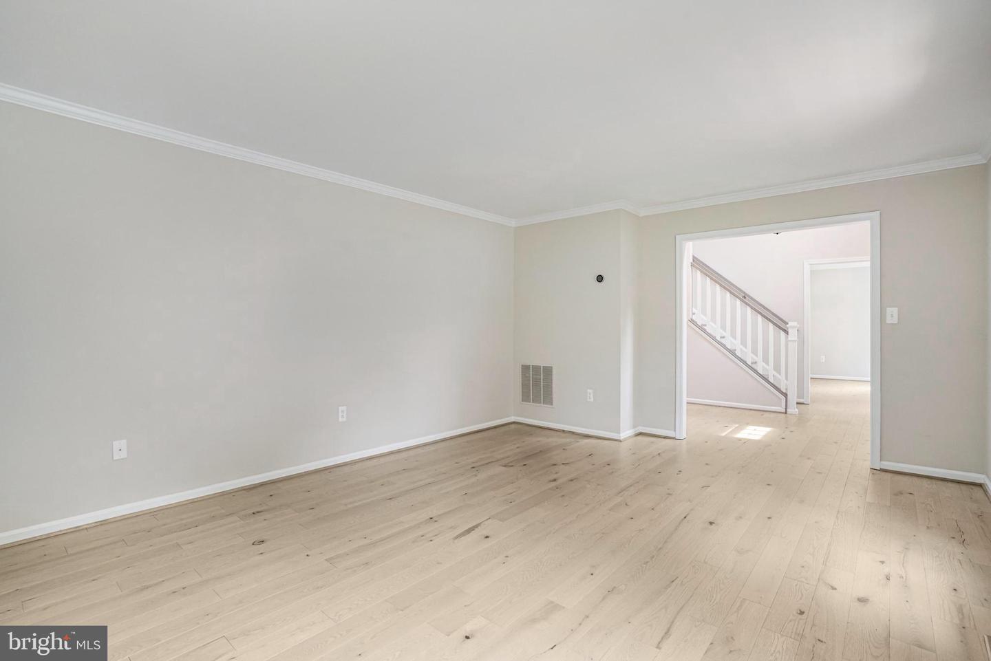 5926 CLERMONT LANDING CT, BURKE, Virginia 22015, 4 Bedrooms Bedrooms, ,3 BathroomsBathrooms,Residential,For sale,5926 CLERMONT LANDING CT,VAFX2242000 MLS # VAFX2242000
