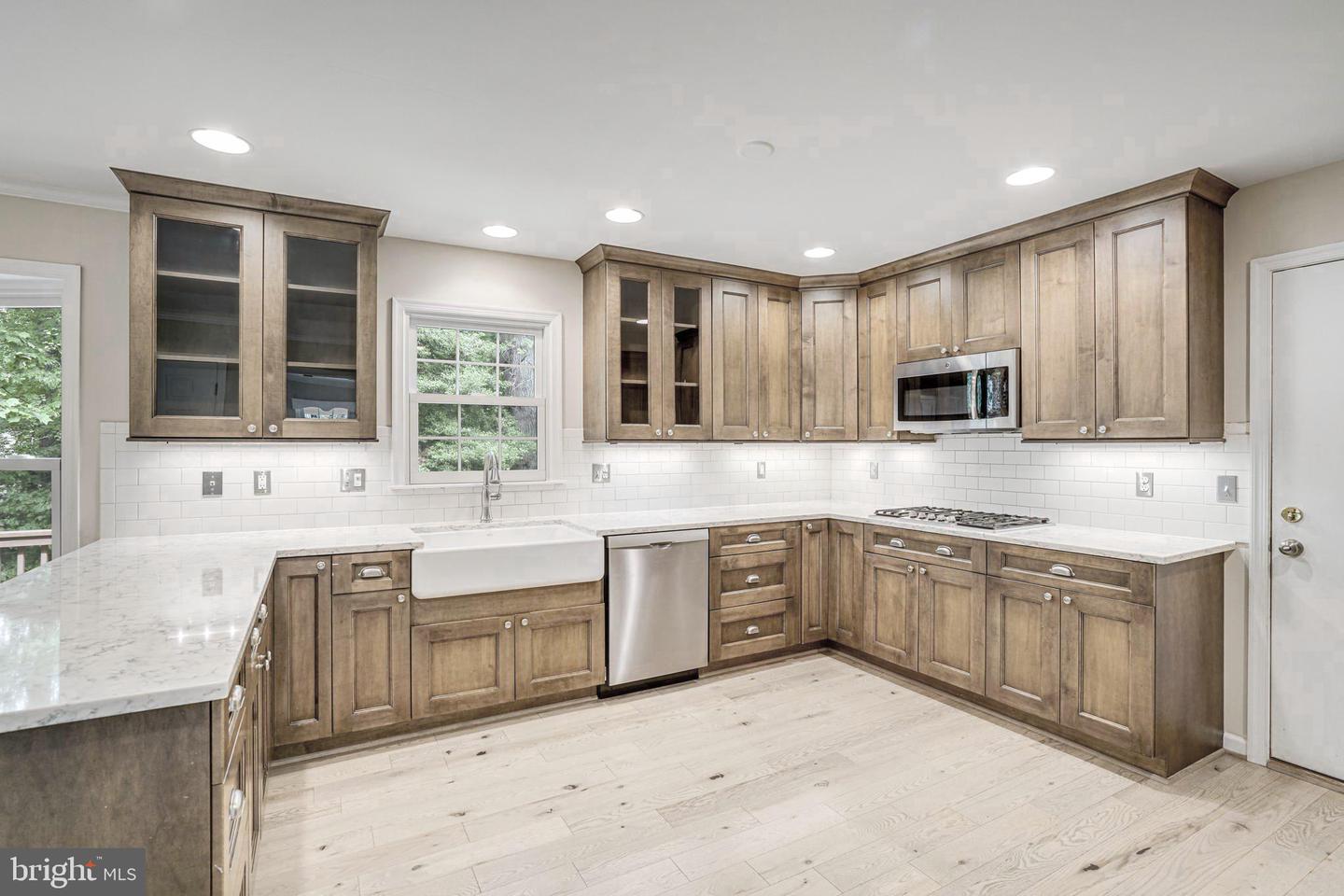 5926 CLERMONT LANDING CT, BURKE, Virginia 22015, 4 Bedrooms Bedrooms, ,3 BathroomsBathrooms,Residential,For sale,5926 CLERMONT LANDING CT,VAFX2242000 MLS # VAFX2242000