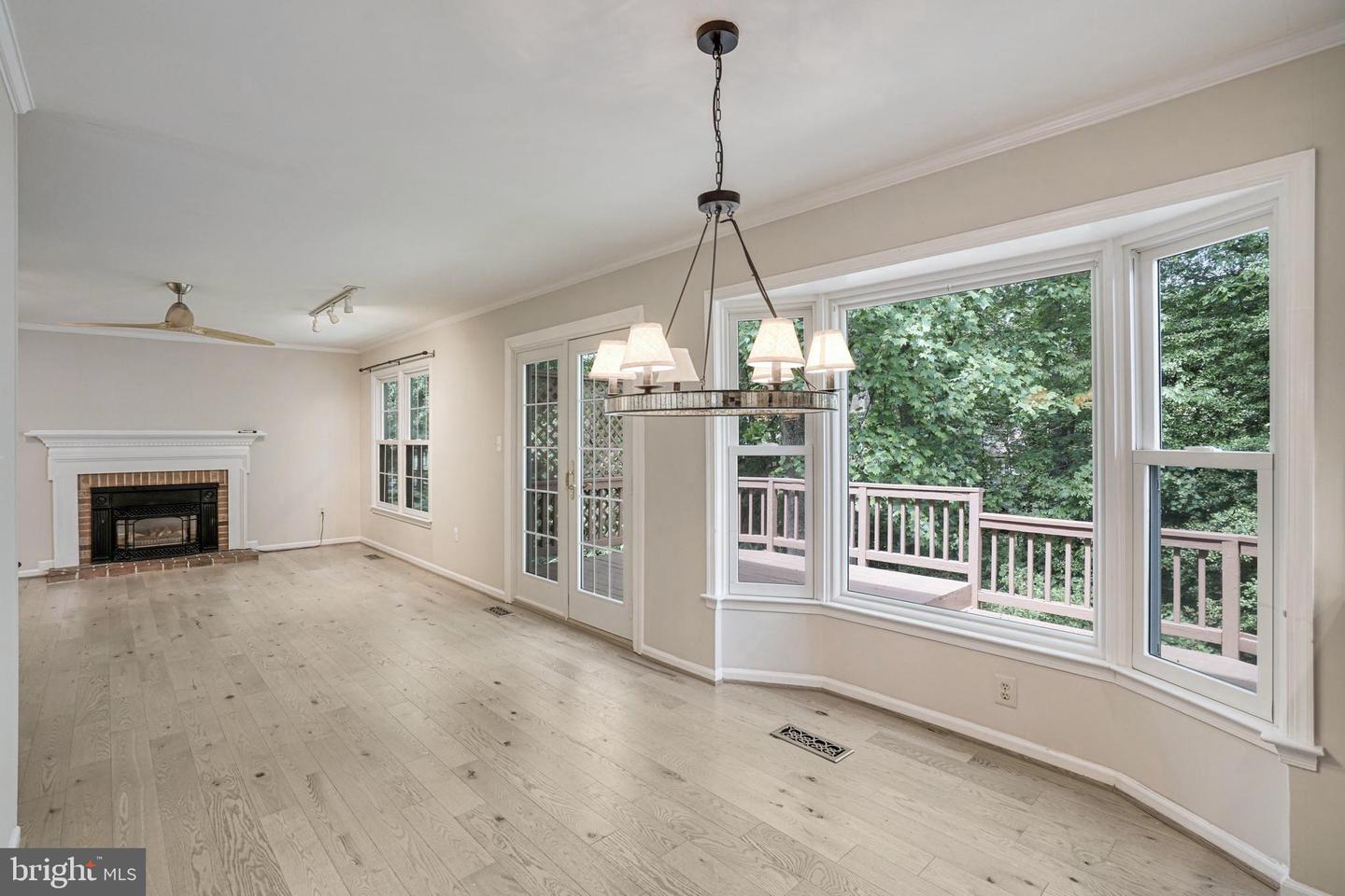 5926 CLERMONT LANDING CT, BURKE, Virginia 22015, 4 Bedrooms Bedrooms, ,3 BathroomsBathrooms,Residential,For sale,5926 CLERMONT LANDING CT,VAFX2242000 MLS # VAFX2242000