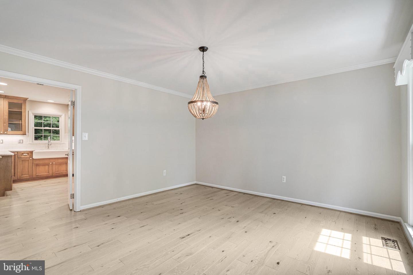 5926 CLERMONT LANDING CT, BURKE, Virginia 22015, 4 Bedrooms Bedrooms, ,3 BathroomsBathrooms,Residential,For sale,5926 CLERMONT LANDING CT,VAFX2242000 MLS # VAFX2242000