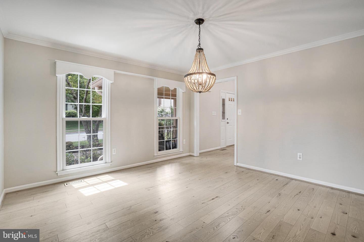 5926 CLERMONT LANDING CT, BURKE, Virginia 22015, 4 Bedrooms Bedrooms, ,3 BathroomsBathrooms,Residential,For sale,5926 CLERMONT LANDING CT,VAFX2242000 MLS # VAFX2242000