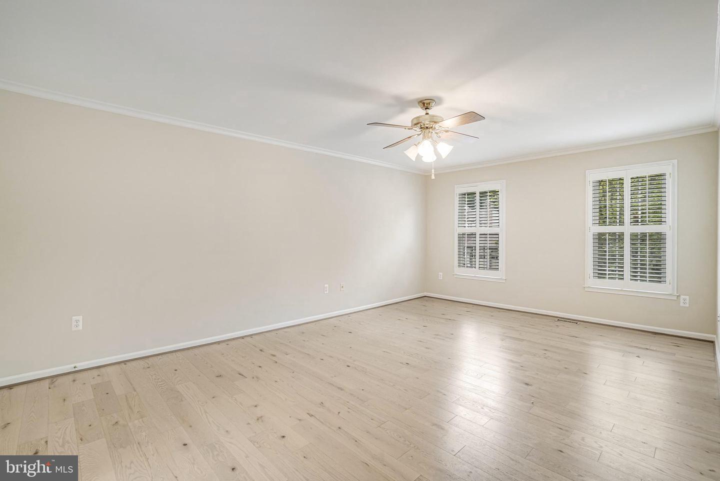 5926 CLERMONT LANDING CT, BURKE, Virginia 22015, 4 Bedrooms Bedrooms, ,3 BathroomsBathrooms,Residential,For sale,5926 CLERMONT LANDING CT,VAFX2242000 MLS # VAFX2242000