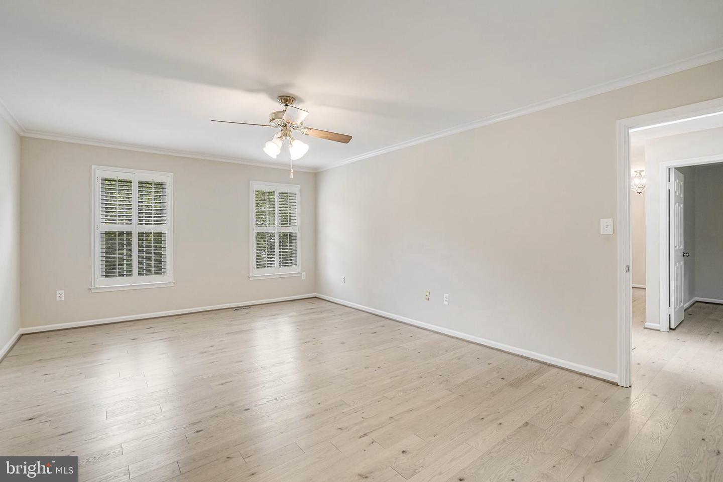 5926 CLERMONT LANDING CT, BURKE, Virginia 22015, 4 Bedrooms Bedrooms, ,3 BathroomsBathrooms,Residential,For sale,5926 CLERMONT LANDING CT,VAFX2242000 MLS # VAFX2242000