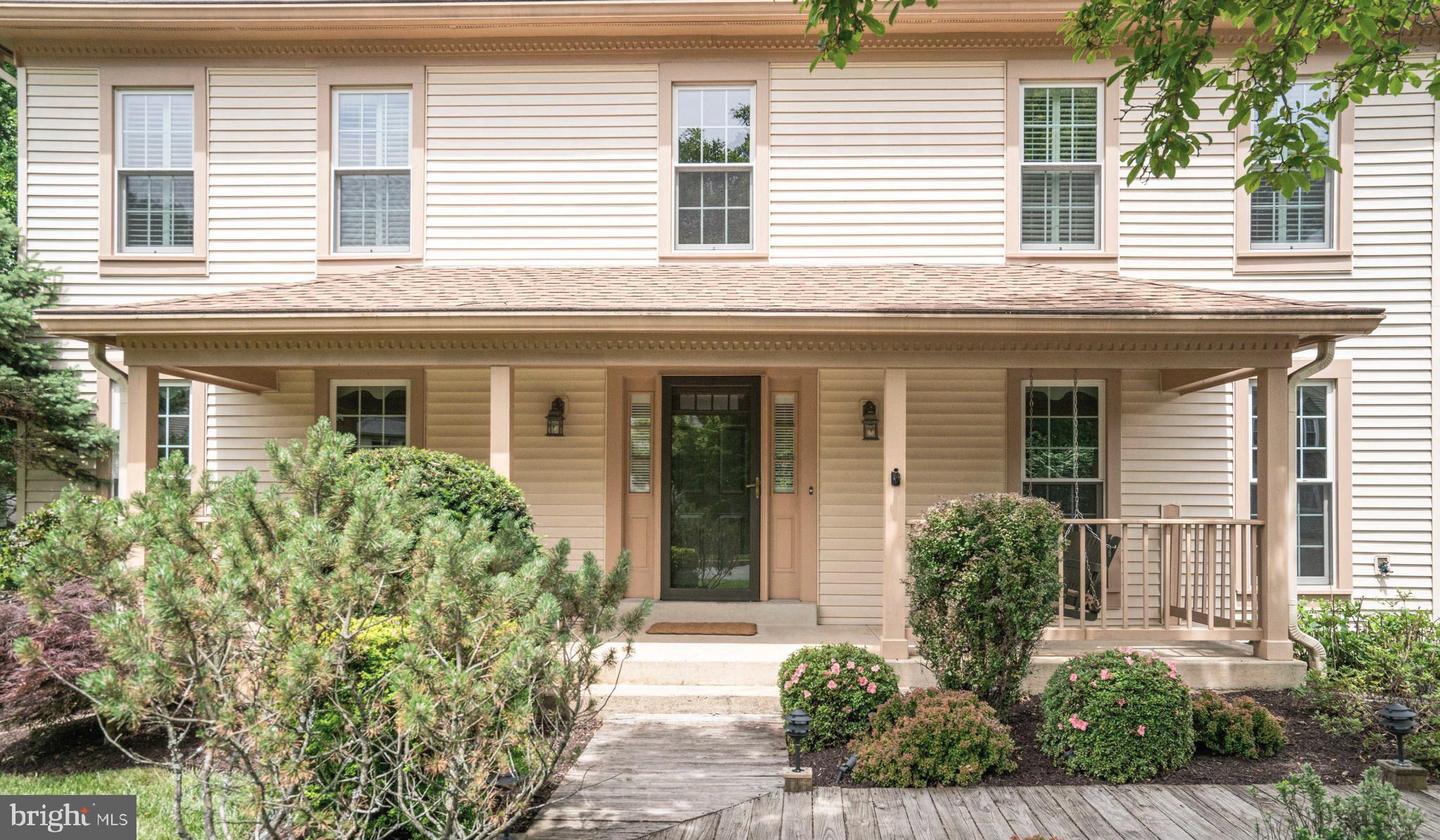 5926 CLERMONT LANDING CT, BURKE, Virginia 22015, 4 Bedrooms Bedrooms, ,3 BathroomsBathrooms,Residential,For sale,5926 CLERMONT LANDING CT,VAFX2242000 MLS # VAFX2242000