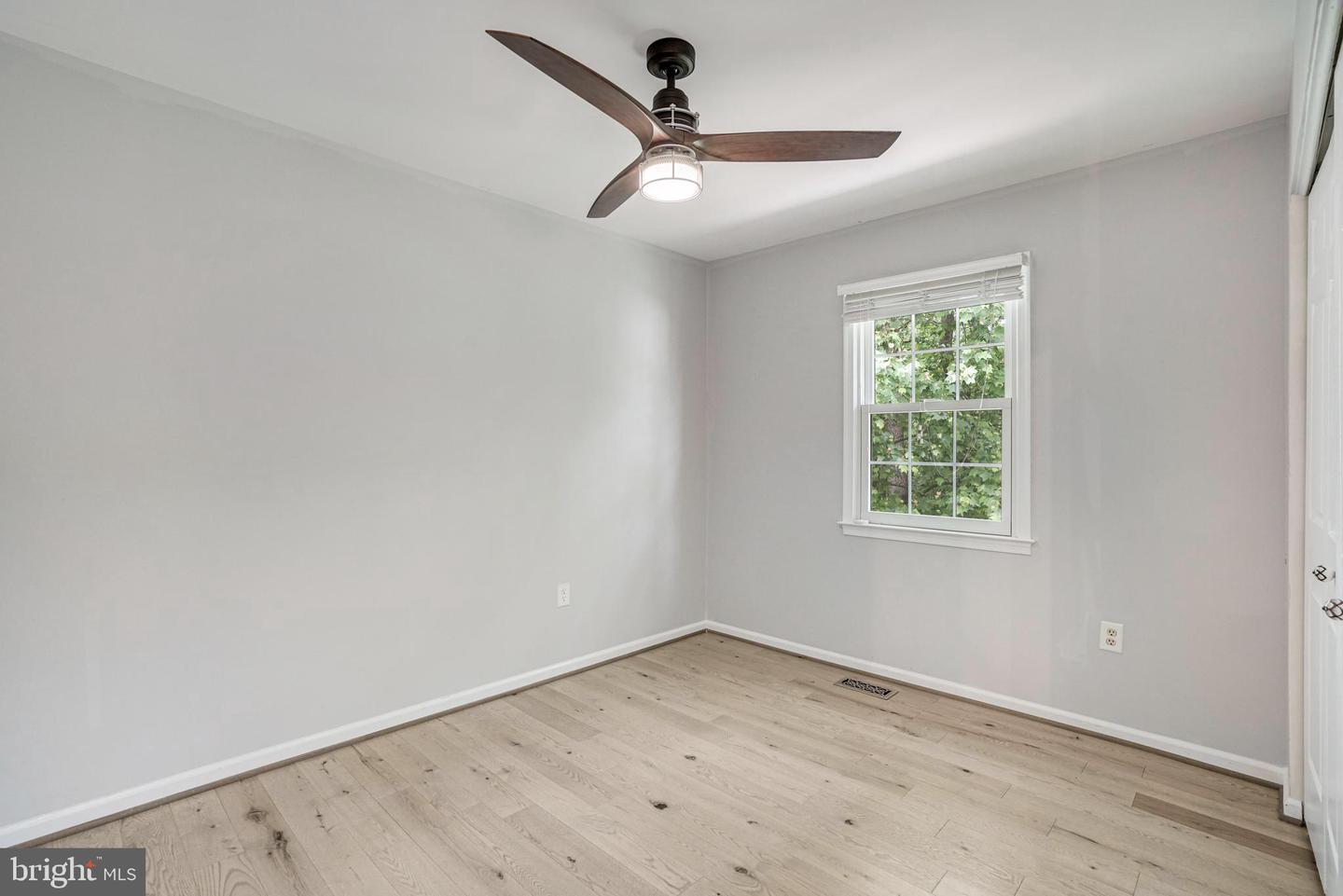 5926 CLERMONT LANDING CT, BURKE, Virginia 22015, 4 Bedrooms Bedrooms, ,3 BathroomsBathrooms,Residential,For sale,5926 CLERMONT LANDING CT,VAFX2242000 MLS # VAFX2242000