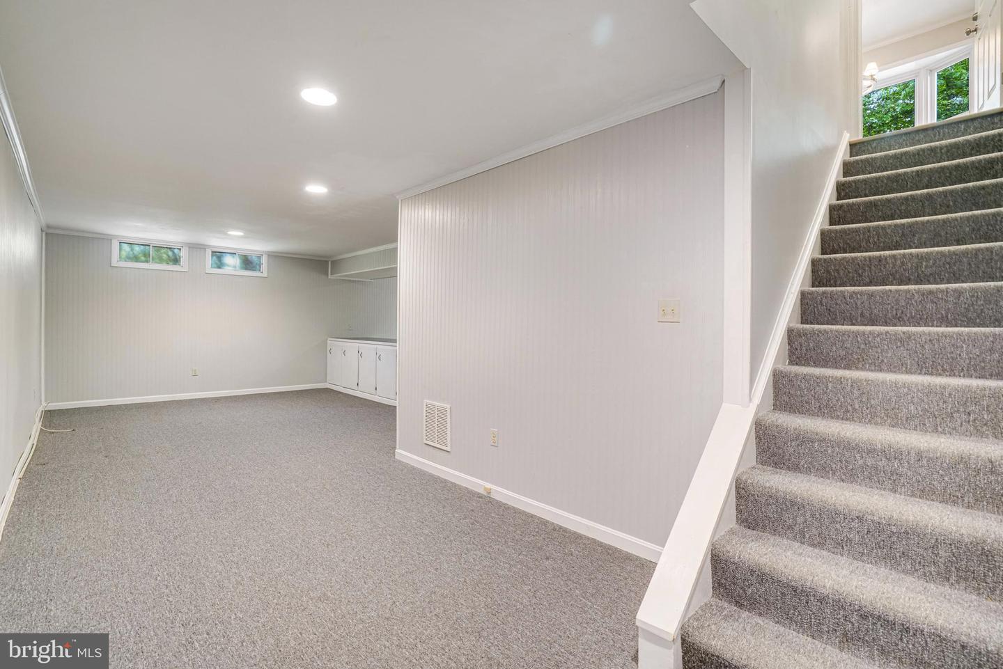 5926 CLERMONT LANDING CT, BURKE, Virginia 22015, 4 Bedrooms Bedrooms, ,3 BathroomsBathrooms,Residential,For sale,5926 CLERMONT LANDING CT,VAFX2242000 MLS # VAFX2242000