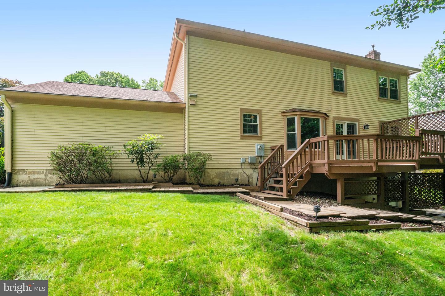 5926 CLERMONT LANDING CT, BURKE, Virginia 22015, 4 Bedrooms Bedrooms, ,3 BathroomsBathrooms,Residential,For sale,5926 CLERMONT LANDING CT,VAFX2242000 MLS # VAFX2242000