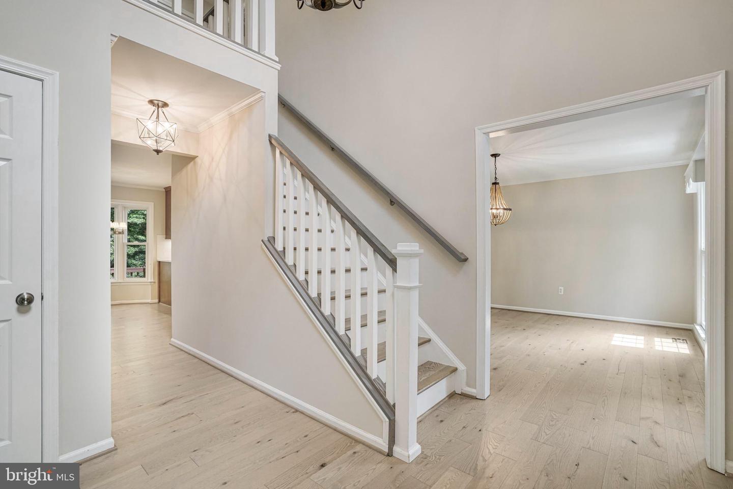 5926 CLERMONT LANDING CT, BURKE, Virginia 22015, 4 Bedrooms Bedrooms, ,3 BathroomsBathrooms,Residential,For sale,5926 CLERMONT LANDING CT,VAFX2242000 MLS # VAFX2242000