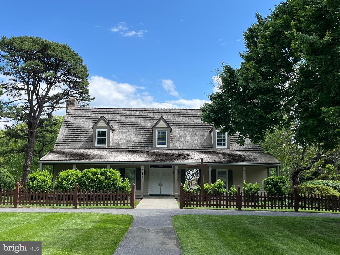 5926 CLERMONT LANDING CT, BURKE, Virginia 22015, 4 Bedrooms Bedrooms, ,3 BathroomsBathrooms,Residential,For sale,5926 CLERMONT LANDING CT,VAFX2242000 MLS # VAFX2242000