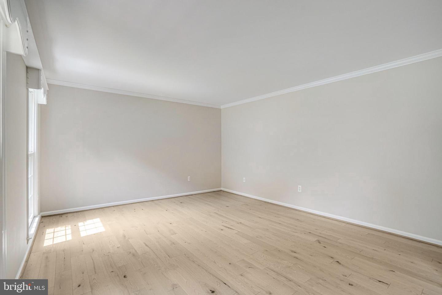 5926 CLERMONT LANDING CT, BURKE, Virginia 22015, 4 Bedrooms Bedrooms, ,3 BathroomsBathrooms,Residential,For sale,5926 CLERMONT LANDING CT,VAFX2242000 MLS # VAFX2242000