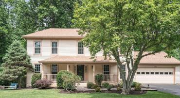 5926 CLERMONT LANDING CT, BURKE, Virginia 22015, 4 Bedrooms Bedrooms, ,3 BathroomsBathrooms,Residential,For sale,5926 CLERMONT LANDING CT,VAFX2242000 MLS # VAFX2242000