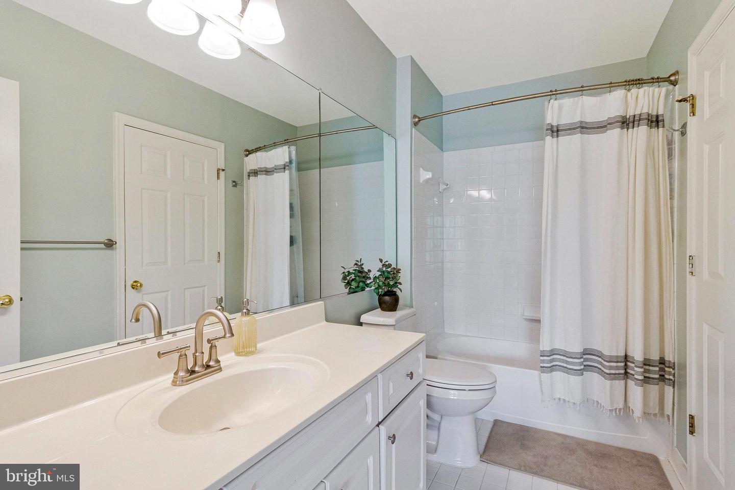 7000 FALLS REACH DR #307, FALLS CHURCH, Virginia 22043, 2 Bedrooms Bedrooms, ,2 BathroomsBathrooms,Residential,For sale,7000 FALLS REACH DR #307,VAFX2242006 MLS # VAFX2242006
