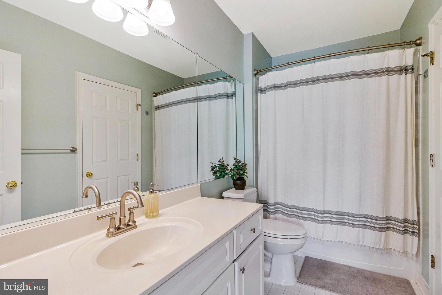 7000 FALLS REACH DR #307, FALLS CHURCH, Virginia 22043, 2 Bedrooms Bedrooms, ,2 BathroomsBathrooms,Residential,For sale,7000 FALLS REACH DR #307,VAFX2242006 MLS # VAFX2242006
