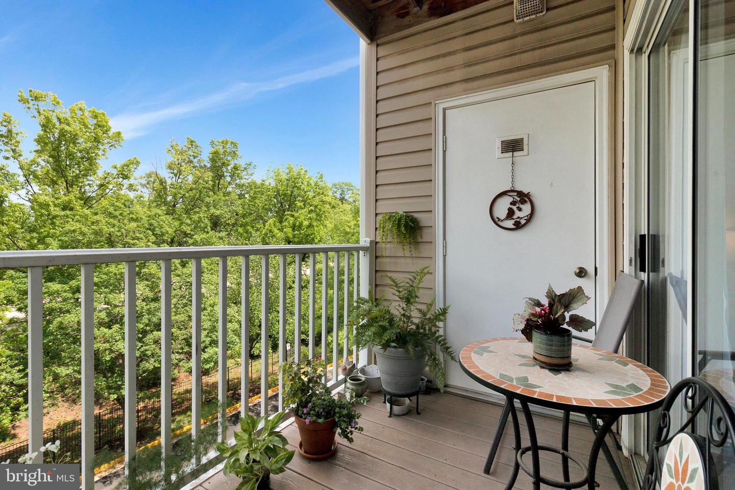 7000 FALLS REACH DR #307, FALLS CHURCH, Virginia 22043, 2 Bedrooms Bedrooms, ,2 BathroomsBathrooms,Residential,For sale,7000 FALLS REACH DR #307,VAFX2242006 MLS # VAFX2242006