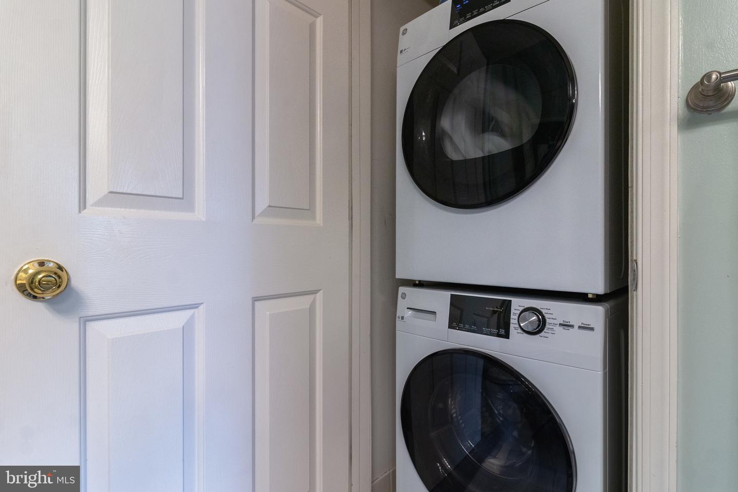 7000 FALLS REACH DR #307, FALLS CHURCH, Virginia 22043, 2 Bedrooms Bedrooms, ,2 BathroomsBathrooms,Residential,For sale,7000 FALLS REACH DR #307,VAFX2242006 MLS # VAFX2242006