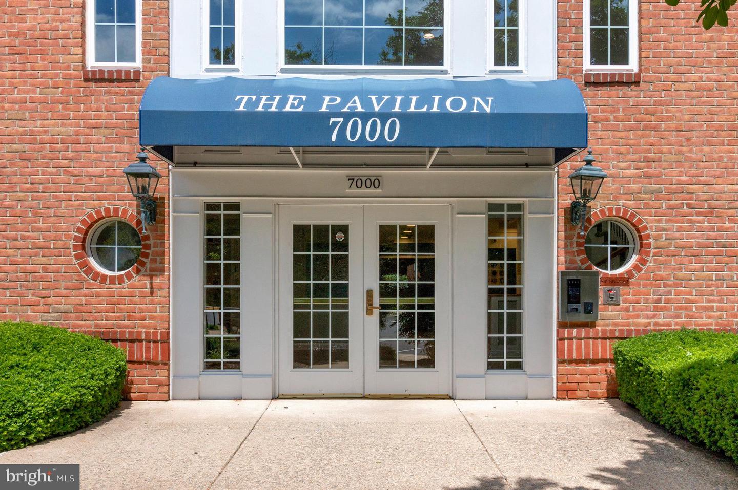 7000 FALLS REACH DR #307, FALLS CHURCH, Virginia 22043, 2 Bedrooms Bedrooms, ,2 BathroomsBathrooms,Residential,For sale,7000 FALLS REACH DR #307,VAFX2242006 MLS # VAFX2242006