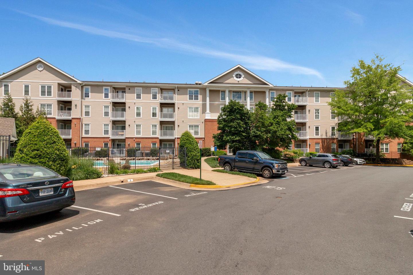 7000 FALLS REACH DR #307, FALLS CHURCH, Virginia 22043, 2 Bedrooms Bedrooms, ,2 BathroomsBathrooms,Residential,For sale,7000 FALLS REACH DR #307,VAFX2242006 MLS # VAFX2242006