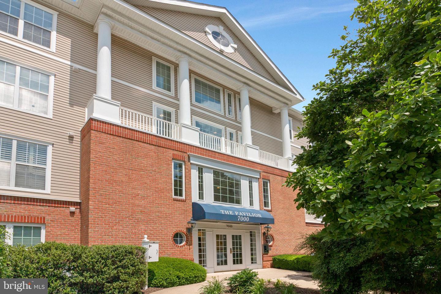7000 FALLS REACH DR #307, FALLS CHURCH, Virginia 22043, 2 Bedrooms Bedrooms, ,2 BathroomsBathrooms,Residential,For sale,7000 FALLS REACH DR #307,VAFX2242006 MLS # VAFX2242006