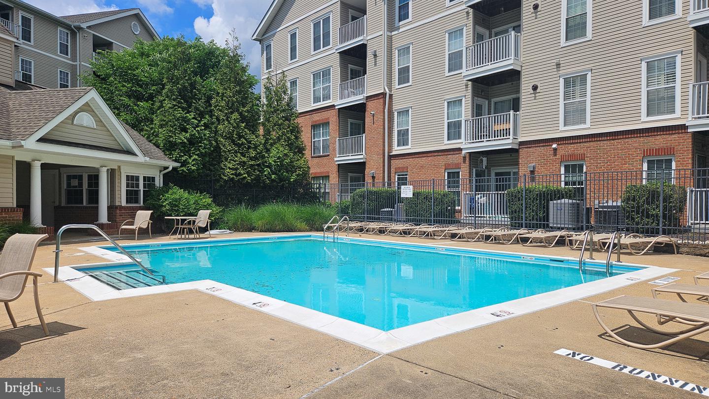 7000 FALLS REACH DR #307, FALLS CHURCH, Virginia 22043, 2 Bedrooms Bedrooms, ,2 BathroomsBathrooms,Residential,For sale,7000 FALLS REACH DR #307,VAFX2242006 MLS # VAFX2242006