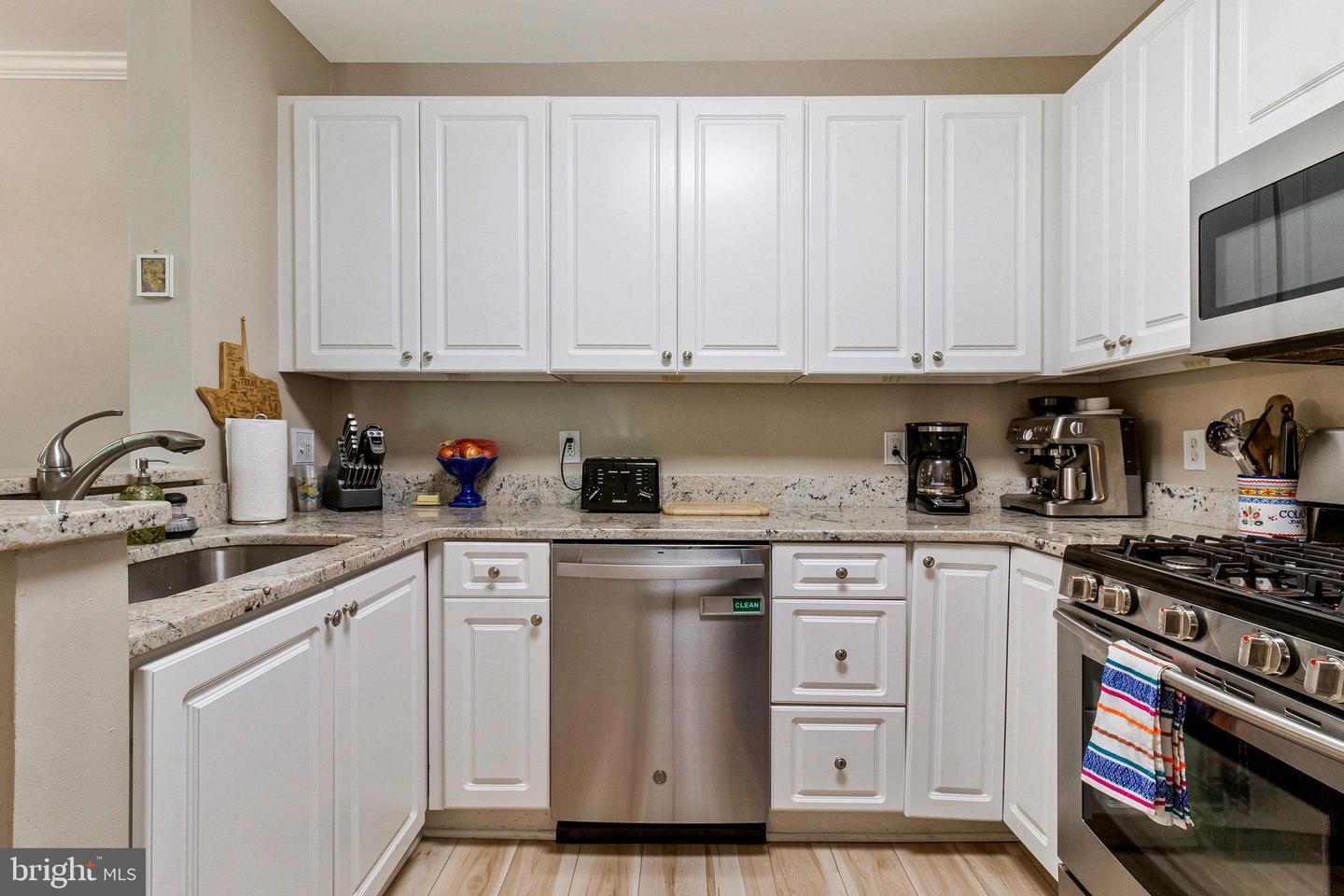 7000 FALLS REACH DR #307, FALLS CHURCH, Virginia 22043, 2 Bedrooms Bedrooms, ,2 BathroomsBathrooms,Residential,For sale,7000 FALLS REACH DR #307,VAFX2242006 MLS # VAFX2242006