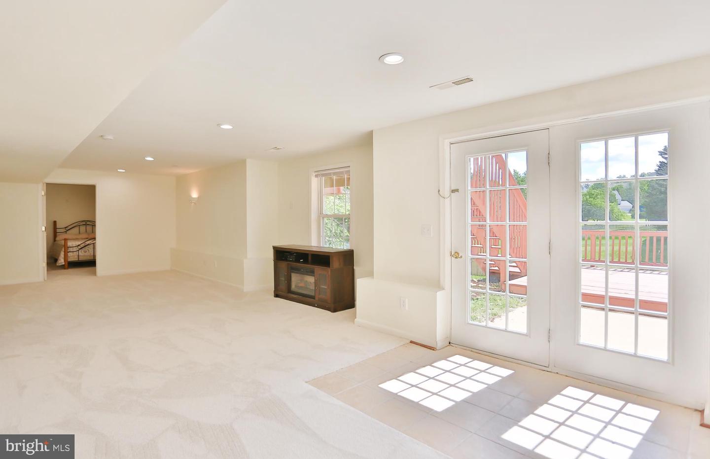 2 JAMESTOWN CT, STAFFORD, Virginia 22554, 4 Bedrooms Bedrooms, ,3 BathroomsBathrooms,Residential,For sale,2 JAMESTOWN CT,VAST2039170 MLS # VAST2039170