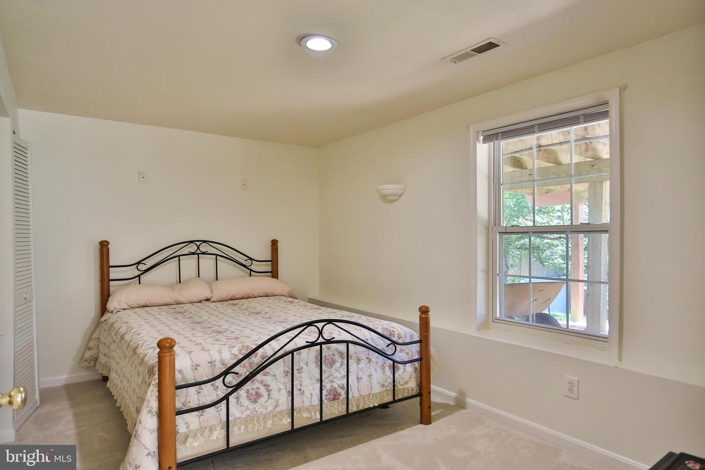 2 JAMESTOWN CT, STAFFORD, Virginia 22554, 4 Bedrooms Bedrooms, ,3 BathroomsBathrooms,Residential,For sale,2 JAMESTOWN CT,VAST2039170 MLS # VAST2039170