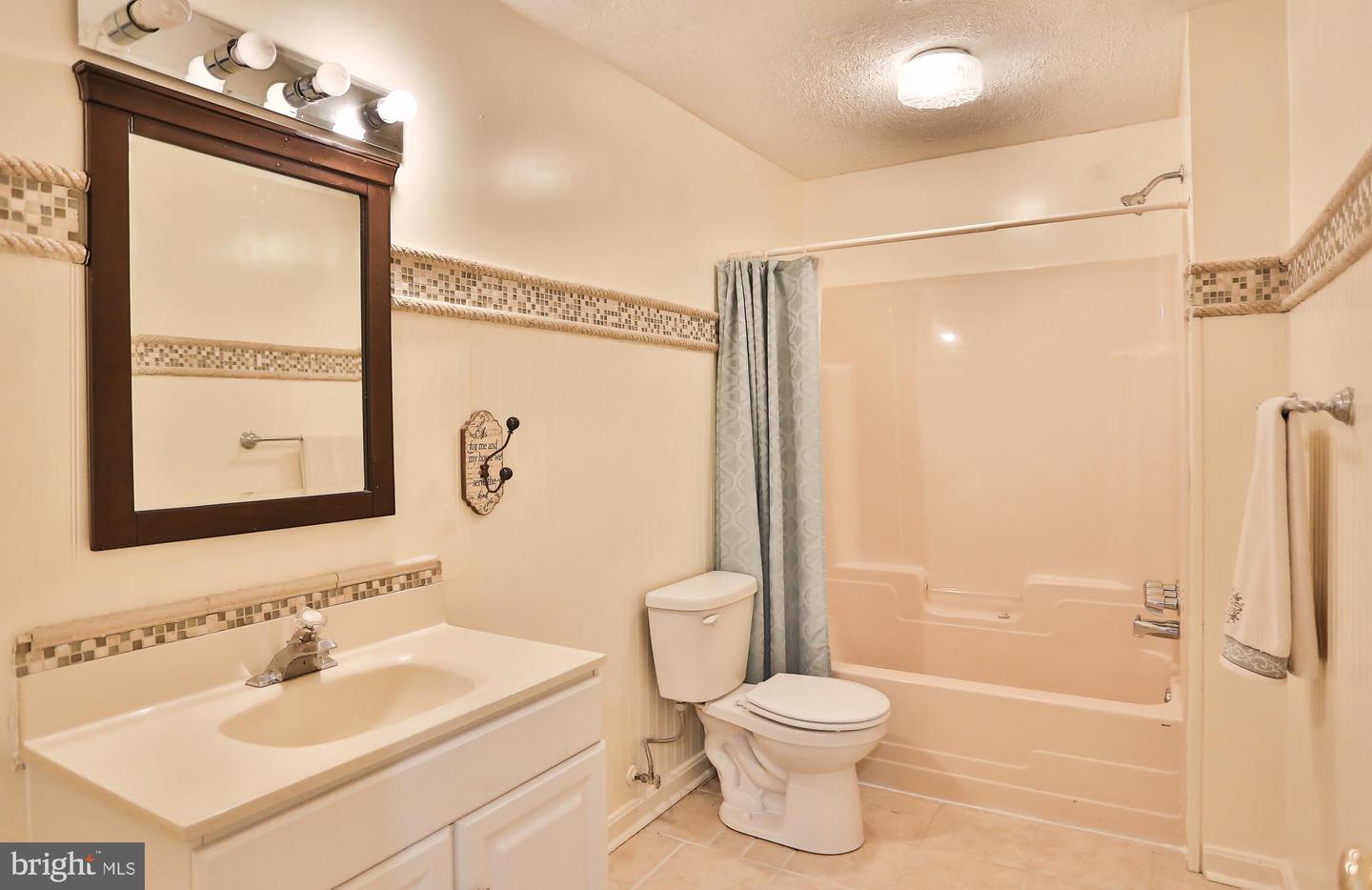 2 JAMESTOWN CT, STAFFORD, Virginia 22554, 4 Bedrooms Bedrooms, ,3 BathroomsBathrooms,Residential,For sale,2 JAMESTOWN CT,VAST2039170 MLS # VAST2039170