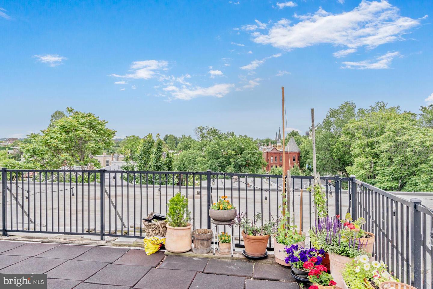 305 C ST NE #210, WASHINGTON, District Of Columbia 20002, ,1 BathroomBathrooms,Residential,For sale,305 C ST NE #210,DCDC2202718 MLS # DCDC2202718