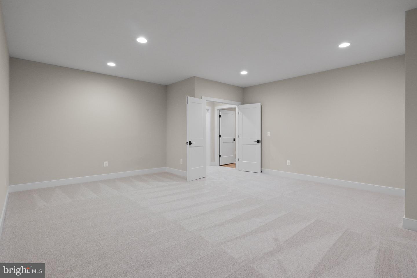 1749 BEULAH RD, VIENNA, Virginia 22182, 6 Bedrooms Bedrooms, ,5 BathroomsBathrooms,Residential,For sale,1749 BEULAH RD,VAFX2243736 MLS # VAFX2243736