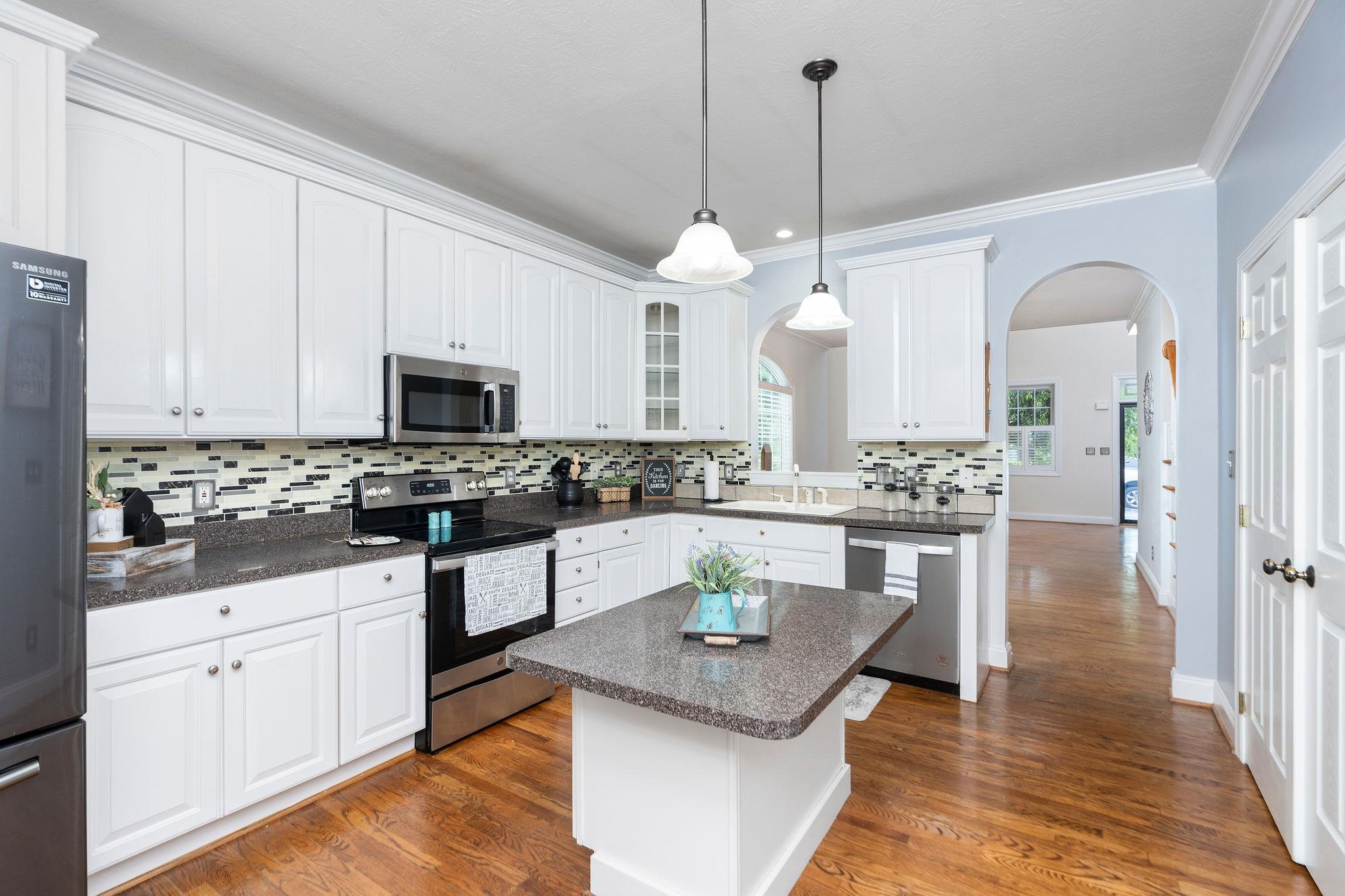47 VILLA VIEW DR, STAUNTON, Virginia 24401, 3 Bedrooms Bedrooms, ,2 BathroomsBathrooms,Residential,47 VILLA VIEW DR,665110 MLS # 665110
