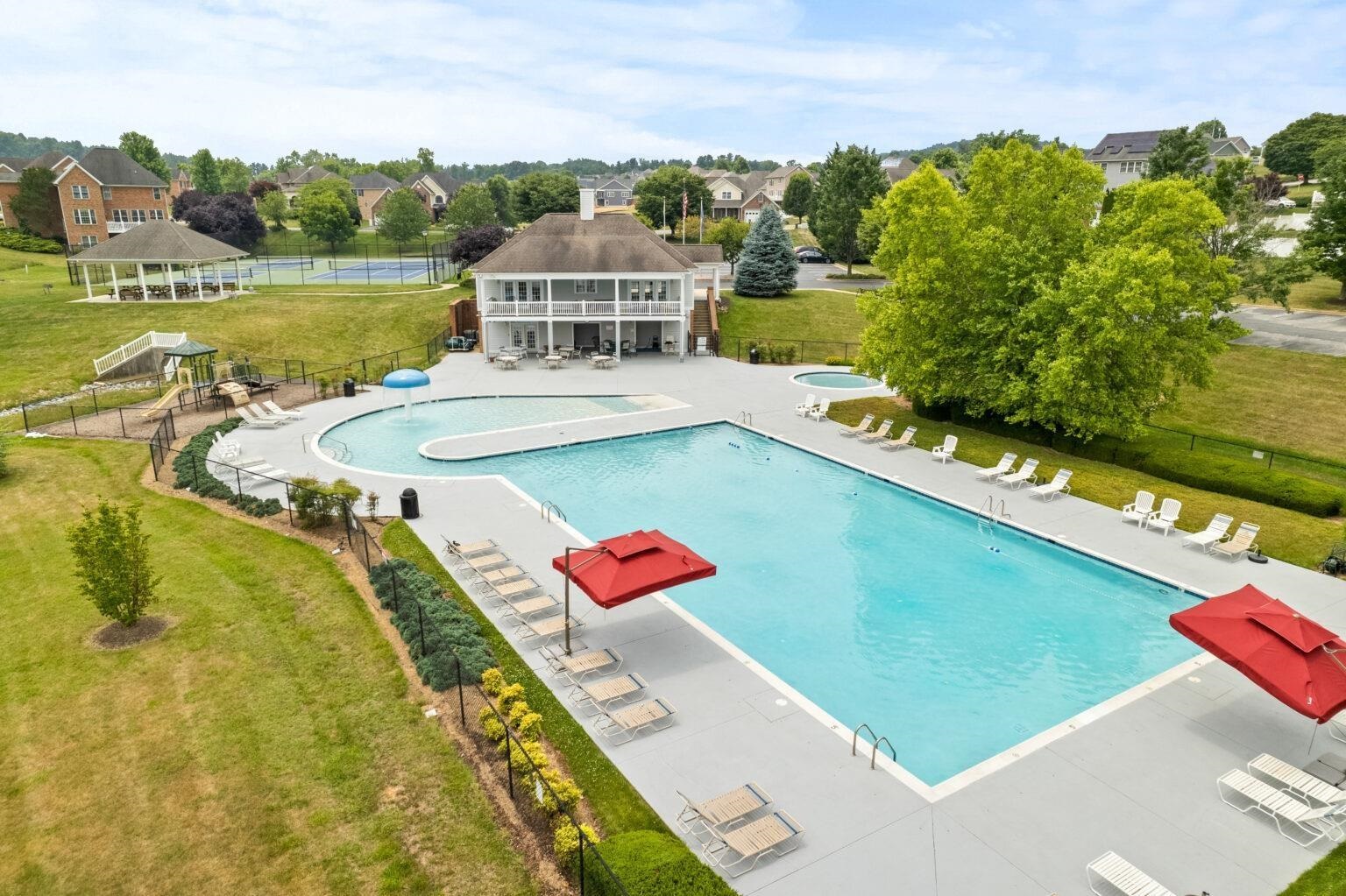 47 VILLA VIEW DR, STAUNTON, Virginia 24401, 3 Bedrooms Bedrooms, ,2 BathroomsBathrooms,Residential,47 VILLA VIEW DR,665110 MLS # 665110