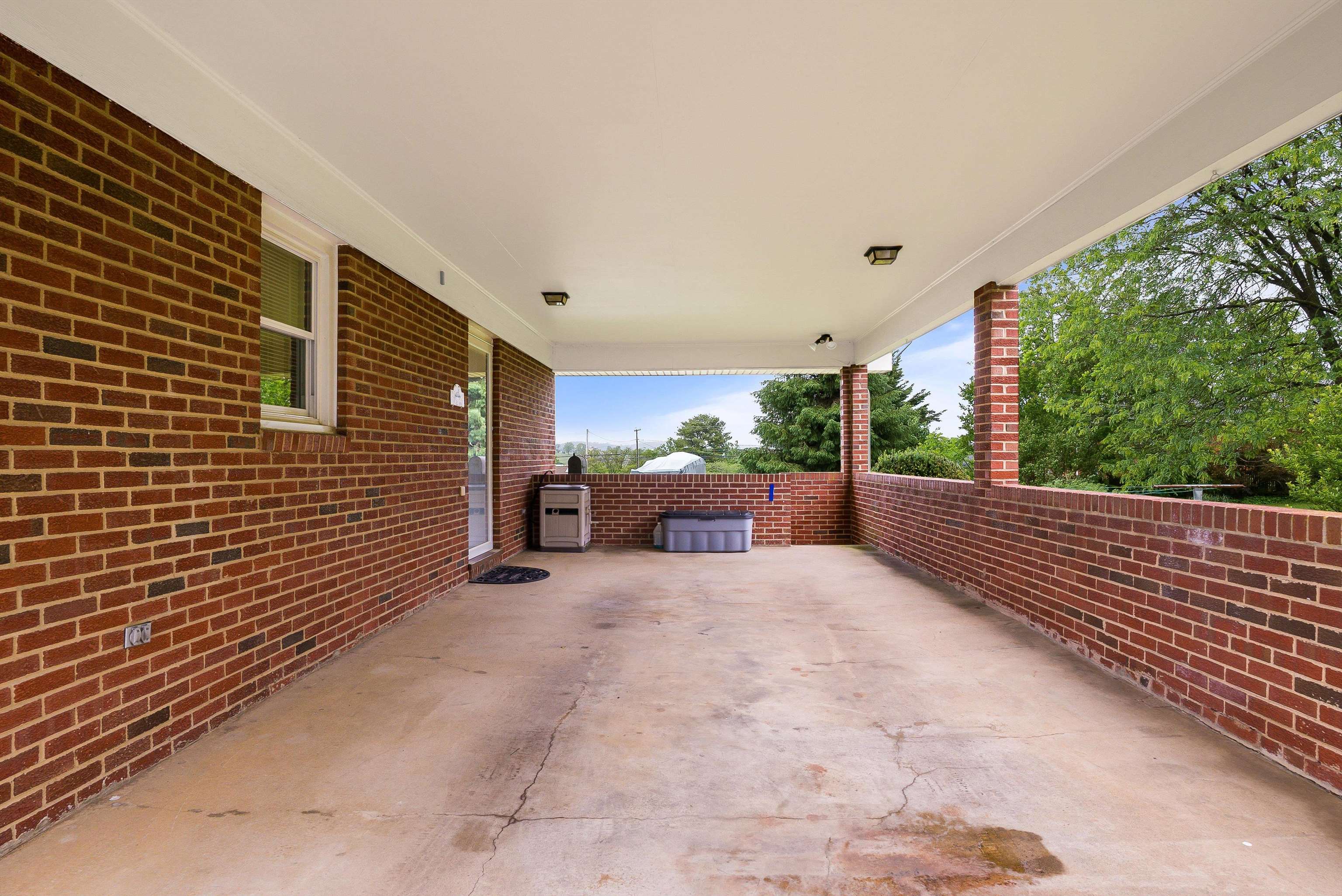 3226 OLD THIRTY THREE RD, ROCKINGHAM, Virginia 22801, 4 Bedrooms Bedrooms, ,2 BathroomsBathrooms,Residential,Kratz,3226 OLD THIRTY THREE RD,665111 MLS # 665111