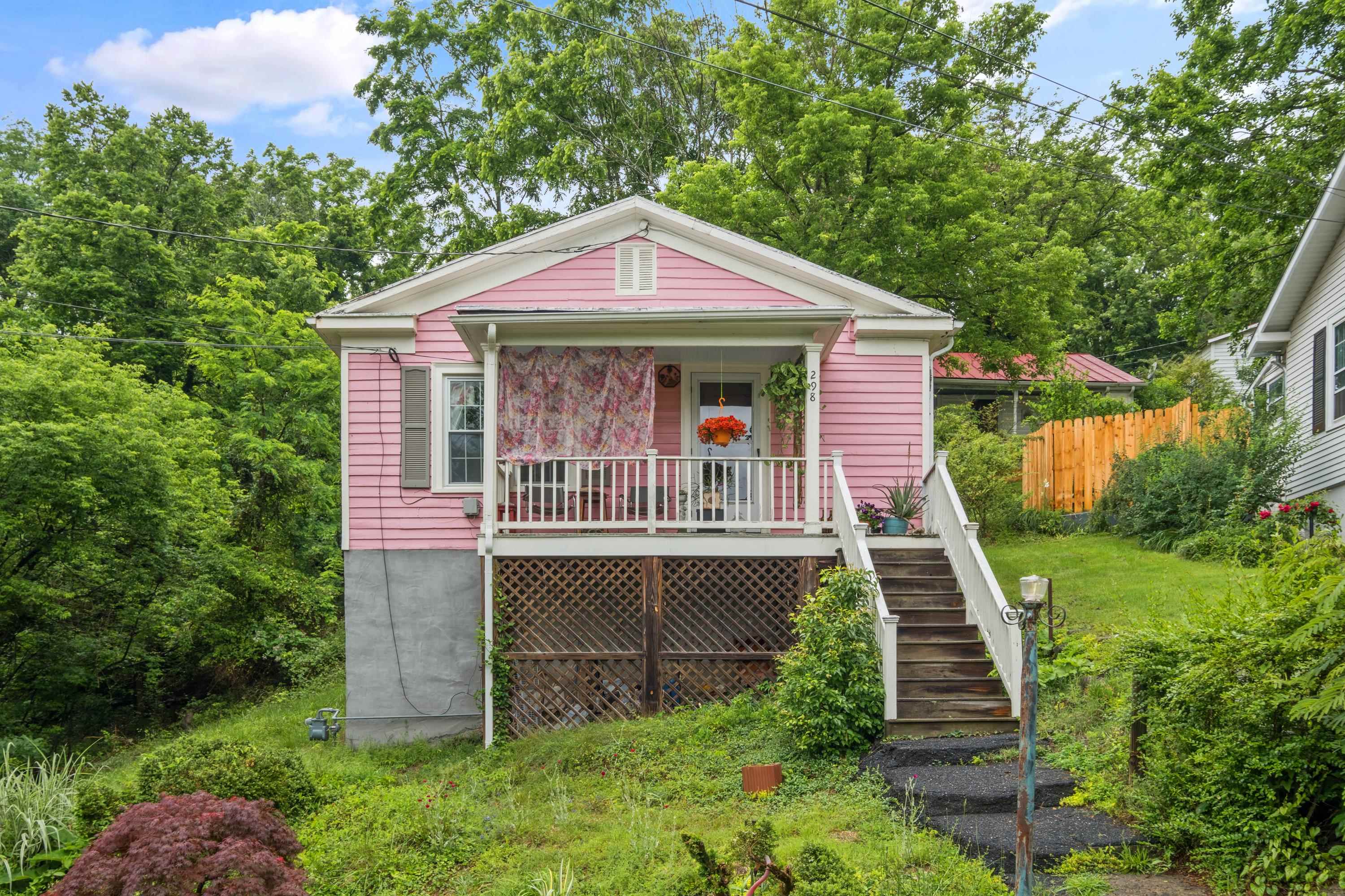 298 FILLMORE ST, STAUNTON, Virginia 24401, 1 Bedroom Bedrooms, ,1 BathroomBathrooms,Residential,Little Pink Cottage On The Hill,298 FILLMORE ST,665115 MLS # 665115
