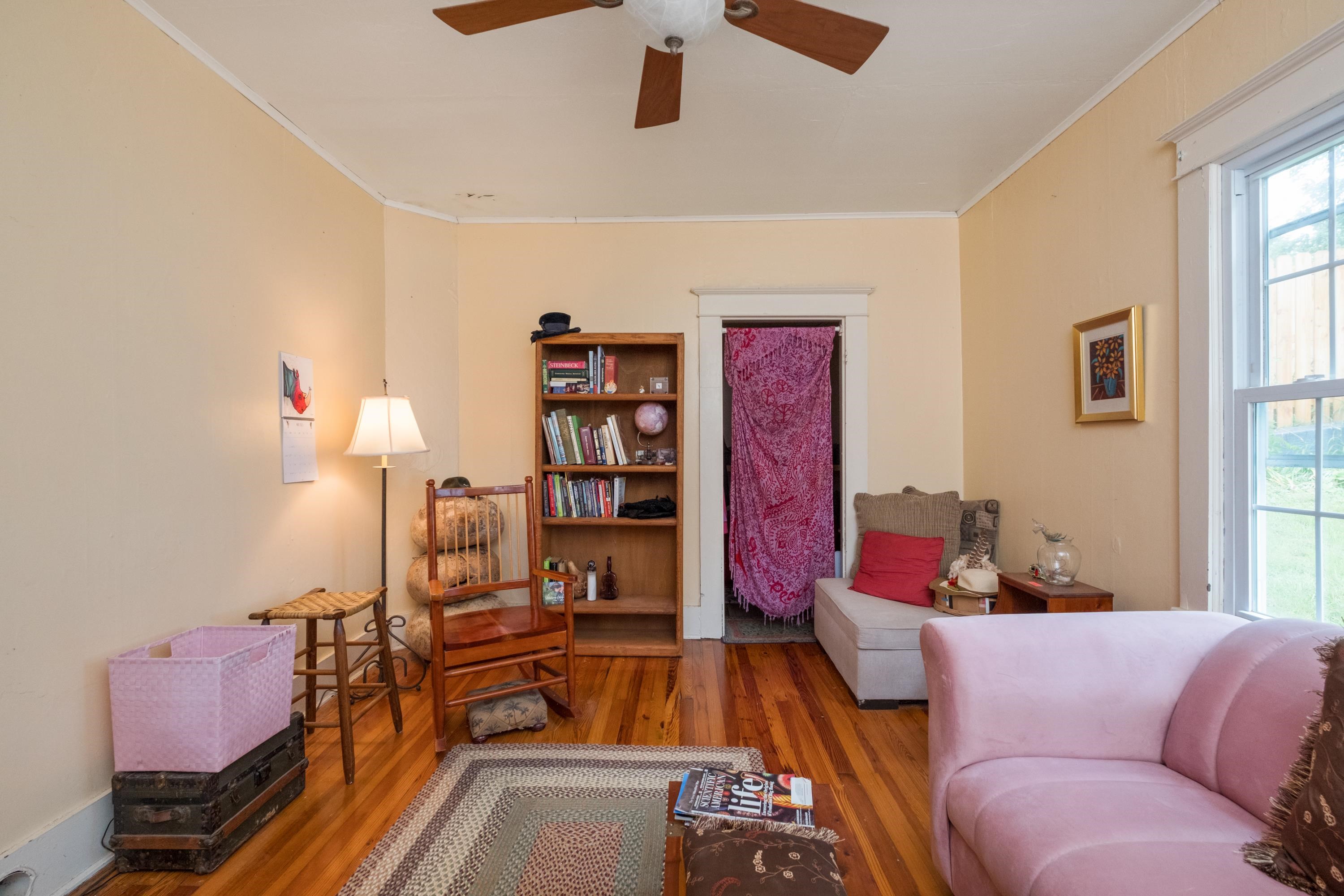 298 FILLMORE ST, STAUNTON, Virginia 24401, 1 Bedroom Bedrooms, ,1 BathroomBathrooms,Residential,Little Pink Cottage On The Hill,298 FILLMORE ST,665115 MLS # 665115