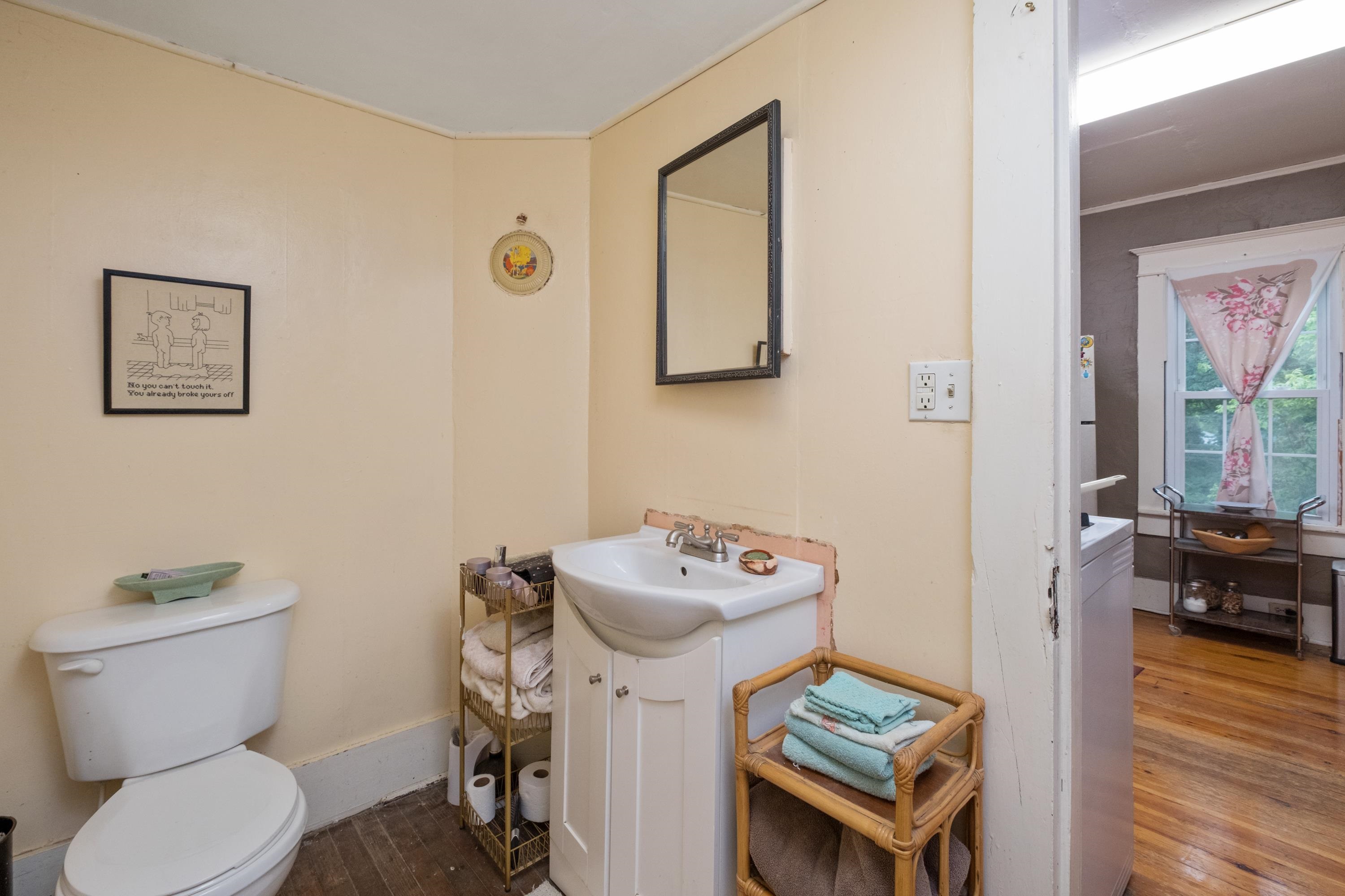 298 FILLMORE ST, STAUNTON, Virginia 24401, 1 Bedroom Bedrooms, ,1 BathroomBathrooms,Residential,Little Pink Cottage On The Hill,298 FILLMORE ST,665115 MLS # 665115