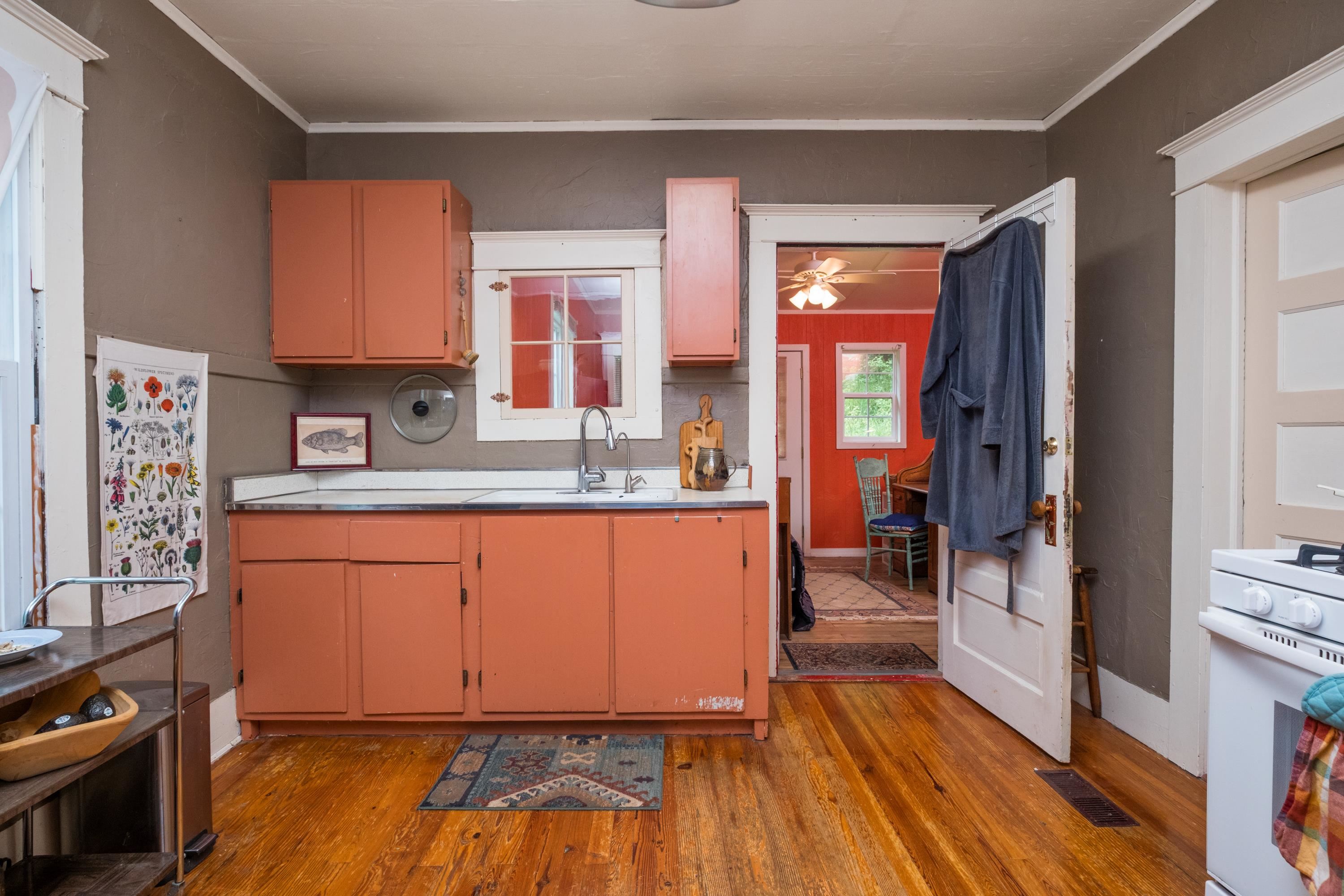 298 FILLMORE ST, STAUNTON, Virginia 24401, 1 Bedroom Bedrooms, ,1 BathroomBathrooms,Residential,Little Pink Cottage On The Hill,298 FILLMORE ST,665115 MLS # 665115