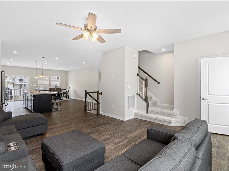107 LOOKOUT WAY, FREDERICKSBURG, Virginia 22405, 4 Bedrooms Bedrooms, ,3 BathroomsBathrooms,Residential,For sale,107 LOOKOUT WAY,VAST2039276 MLS # VAST2039276