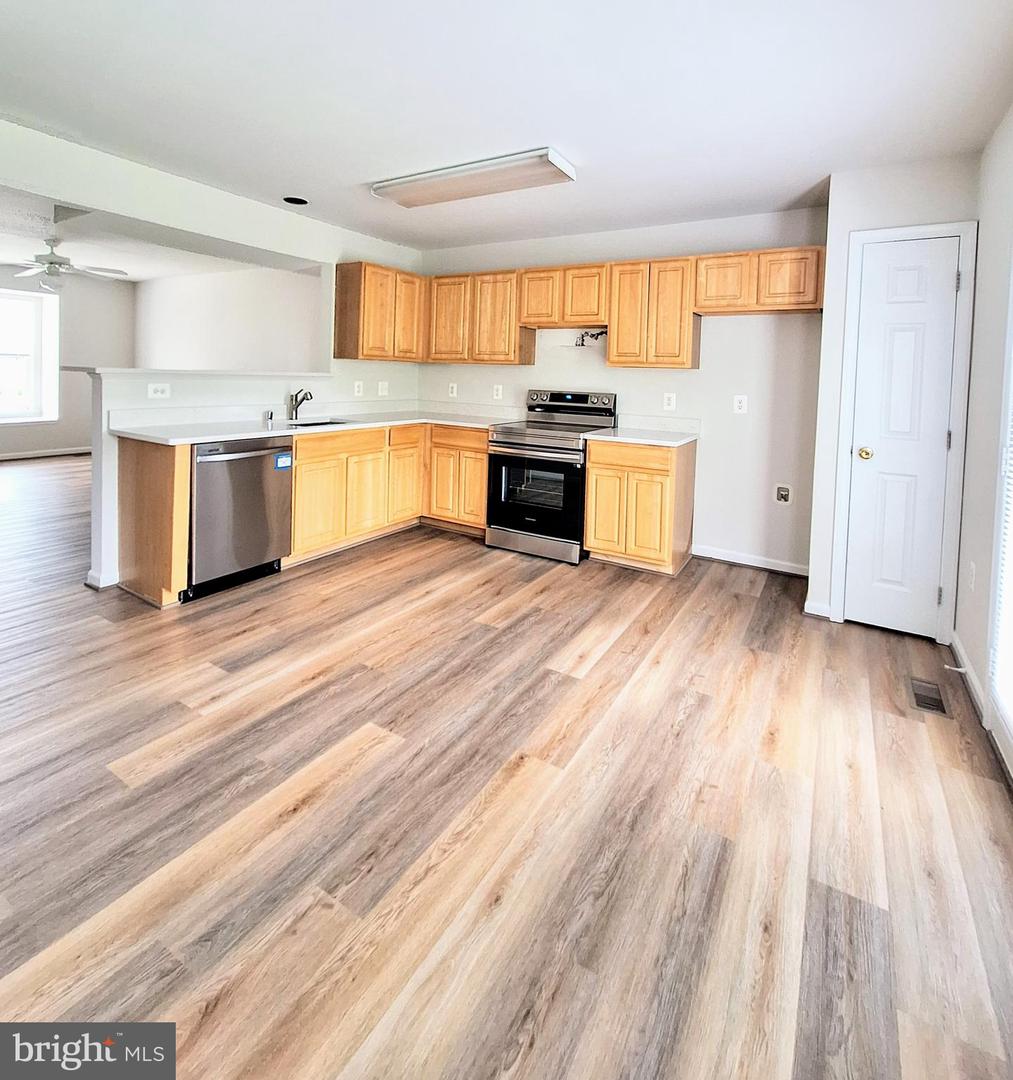 302 MERRILL CT, STAFFORD, Virginia 22554, 3 Bedrooms Bedrooms, ,2 BathroomsBathrooms,Residential,For sale,302 MERRILL CT,VAST2039292 MLS # VAST2039292