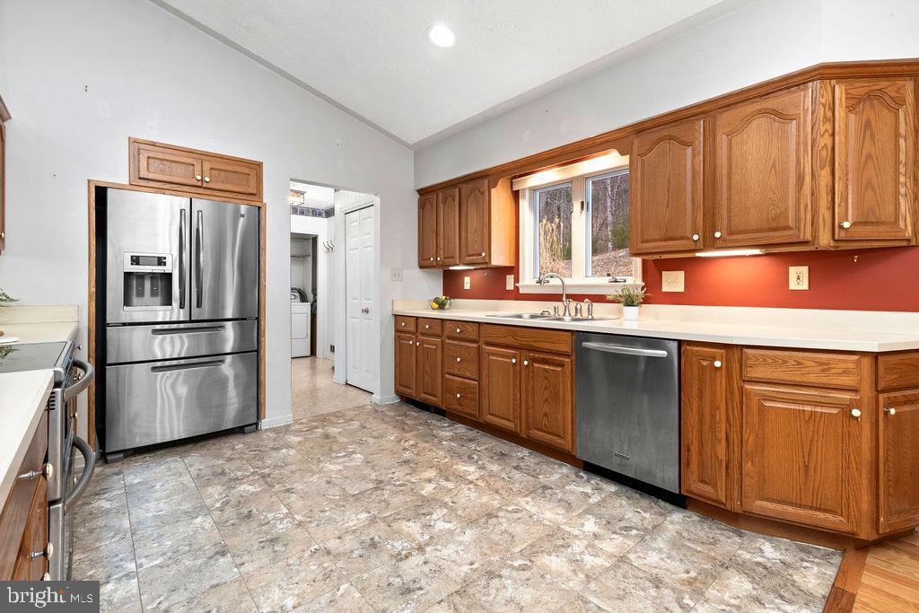 181 4 WHEEL DR, WARM SPRINGS, Virginia 24484, 3 Bedrooms Bedrooms, ,3 BathroomsBathrooms,Residential,For sale,181 4 WHEEL DR,VABT2000036 MLS # VABT2000036