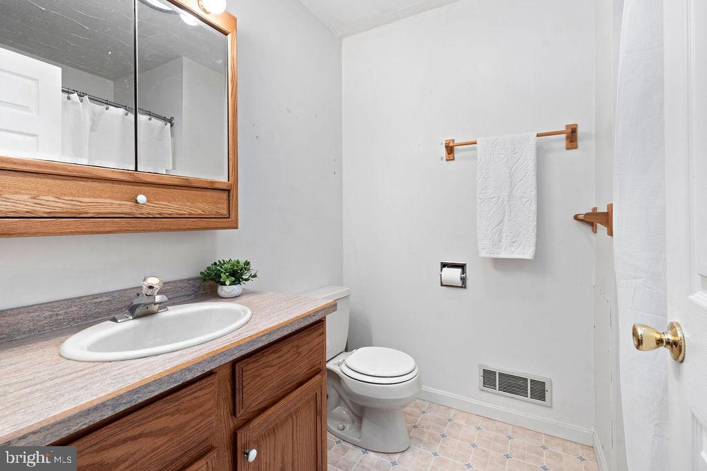 181 4 WHEEL DR, WARM SPRINGS, Virginia 24484, 3 Bedrooms Bedrooms, ,3 BathroomsBathrooms,Residential,For sale,181 4 WHEEL DR,VABT2000036 MLS # VABT2000036