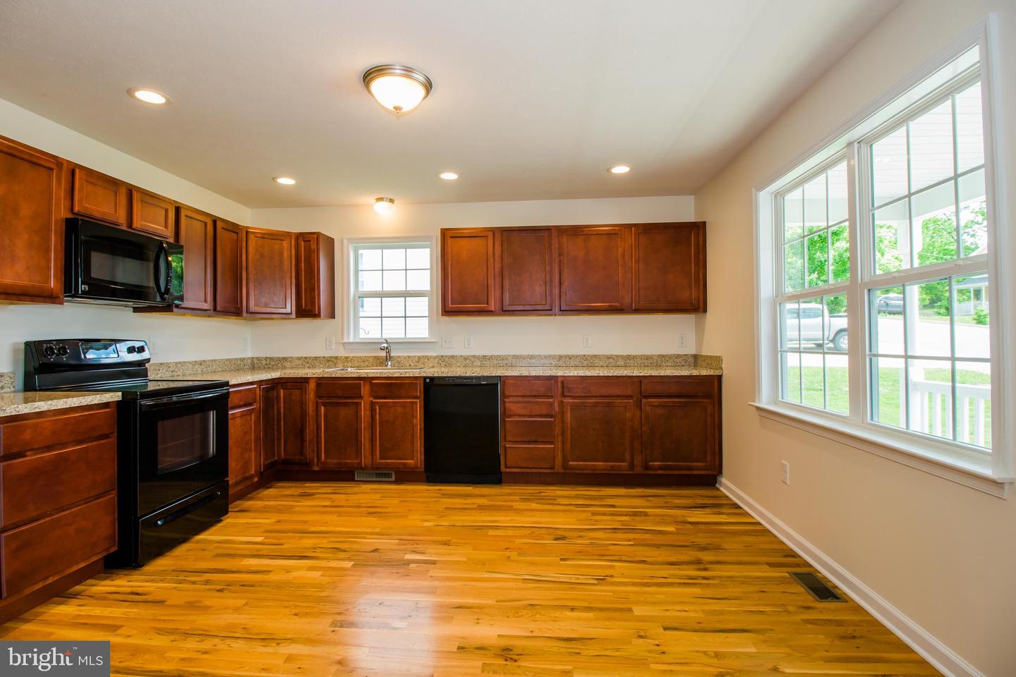 321 STICKLEY ST, STRASBURG, Virginia 22657, 3 Bedrooms Bedrooms, ,2 BathroomsBathrooms,Residential,For sale,321 STICKLEY ST,VASH2011594 MLS # VASH2011594