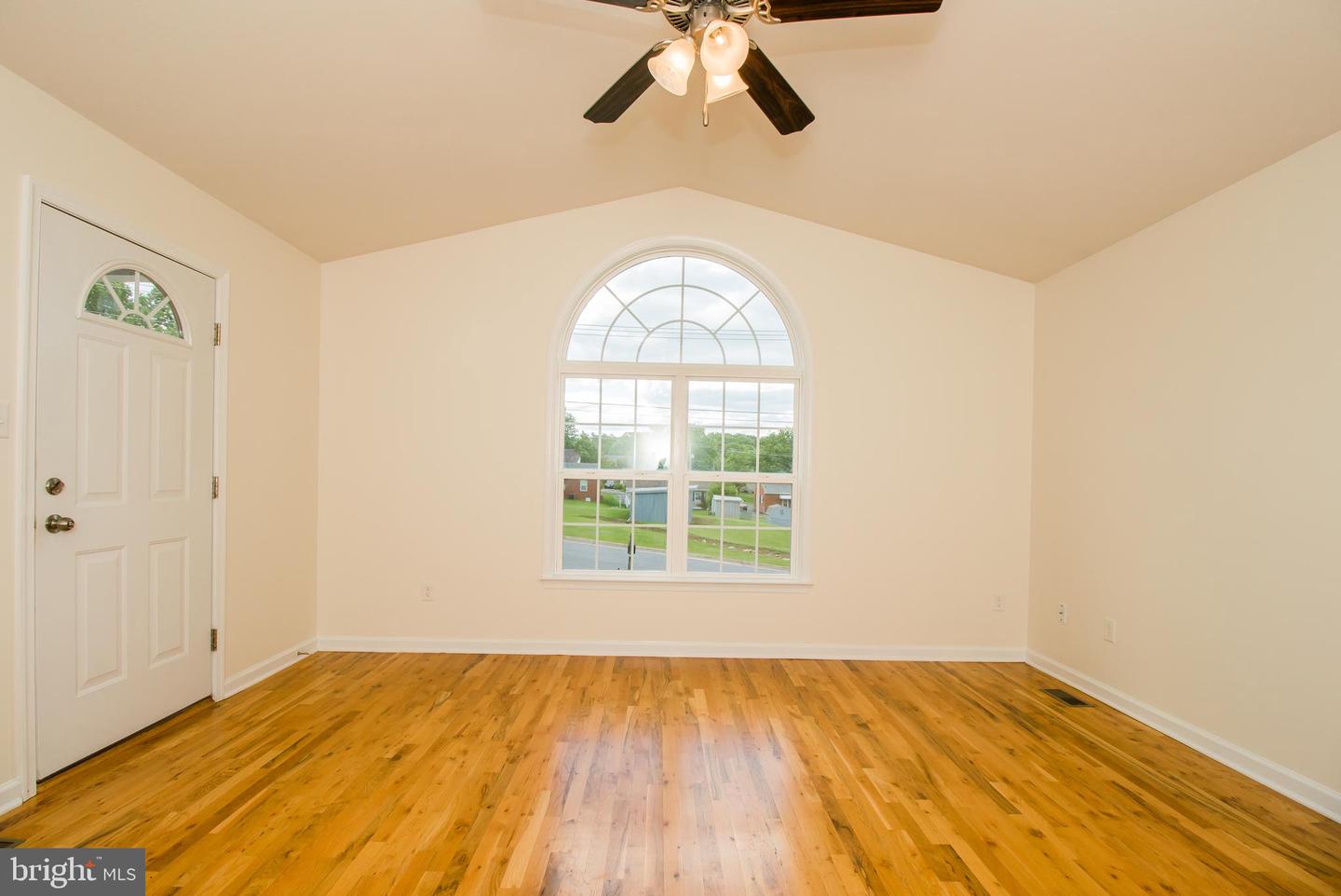 321 STICKLEY ST, STRASBURG, Virginia 22657, 3 Bedrooms Bedrooms, ,2 BathroomsBathrooms,Residential,For sale,321 STICKLEY ST,VASH2011594 MLS # VASH2011594