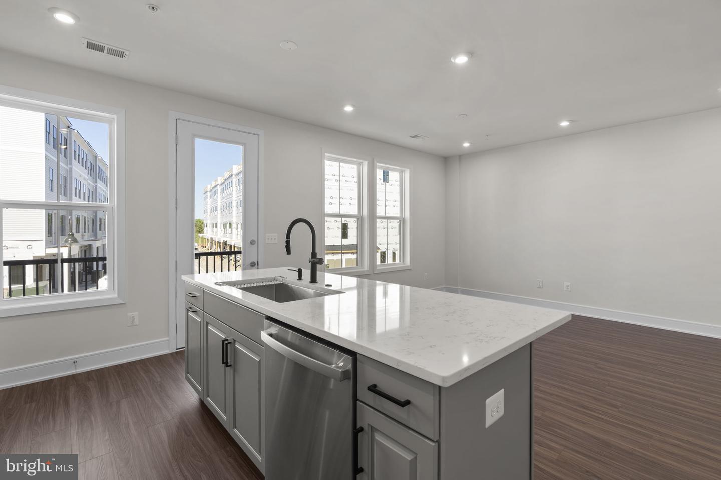 43294 FARRINGDON SQ, BROADLANDS, Virginia 20148, 3 Bedrooms Bedrooms, ,2 BathroomsBathrooms,Residential,For sale,43294 FARRINGDON SQ,VALO2098216 MLS # VALO2098216